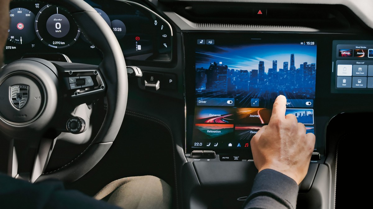 Porsche’s new Cayenne Electric interior is a software revolution