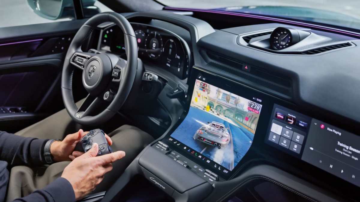 Porsche’s new Cayenne Electric interior is a software revolution