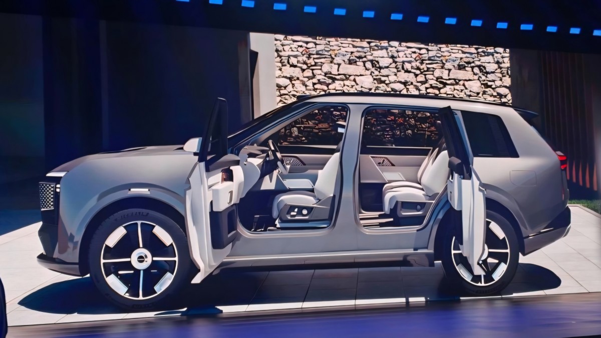 Chery reveals new Exeed electric cars and advanced solid-state battery plans