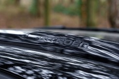 The rear of the e-C3 is stylish.