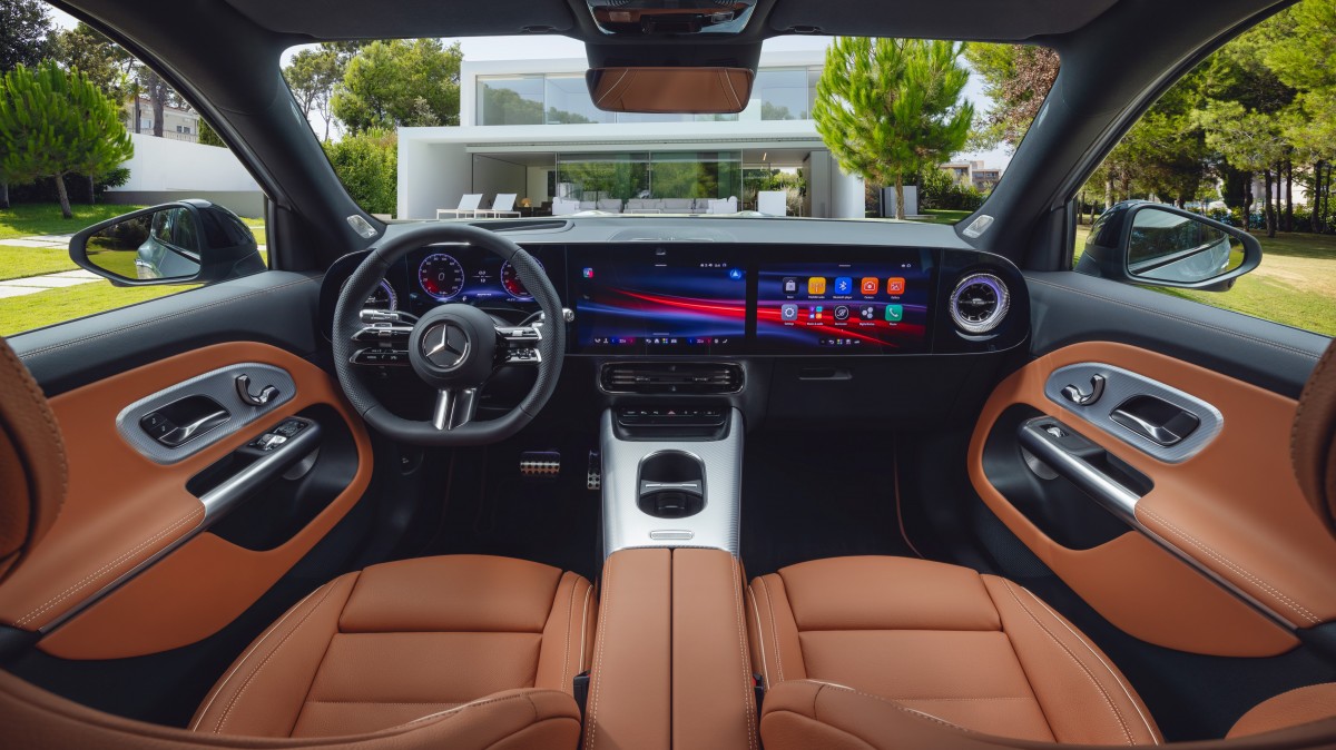 The new electric Mercedes-Benz GLB embraces AI and polarizing style