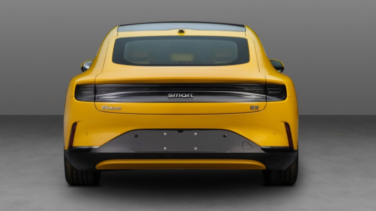 The new Smart #6 hybrid sedan revealed