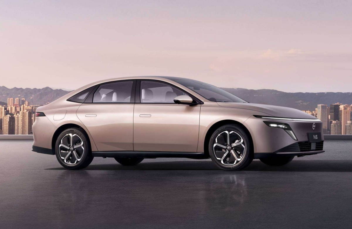 Nissan debuts N6 PHEV luxury sedan in China