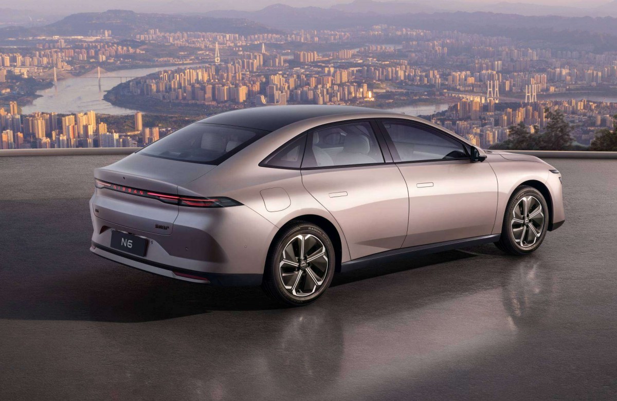 Nissan debuts N6 PHEV luxury sedan in China