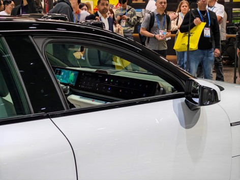 No excuses for blind spots with two mirror options per side.