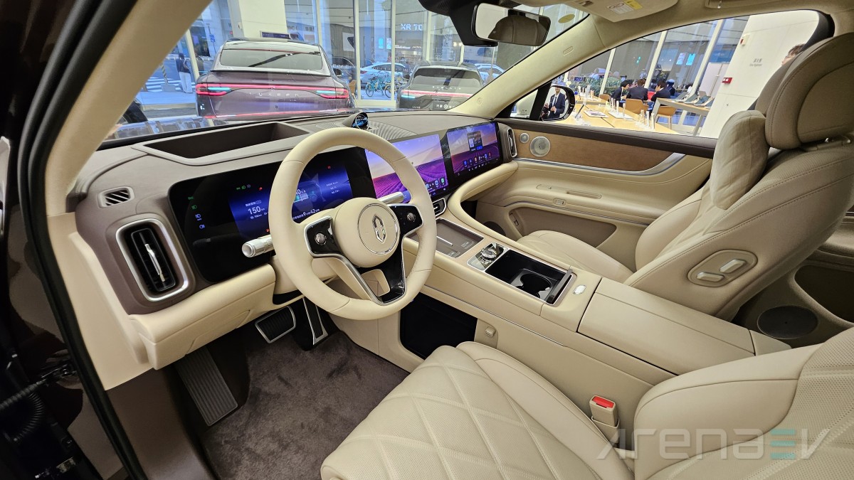 AITO M9 - Huawei-powered luxury SUV that should worry European giants