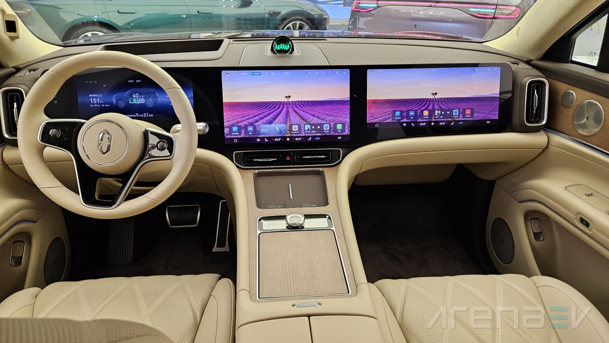 AITO M9 - Huawei-powered luxury SUV that should worry European giants