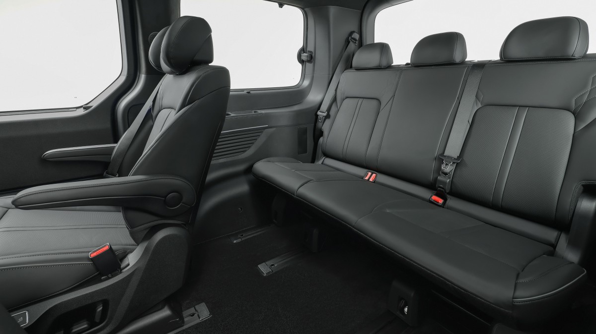 Hyundai Staria Electric - a spaceship van for the family