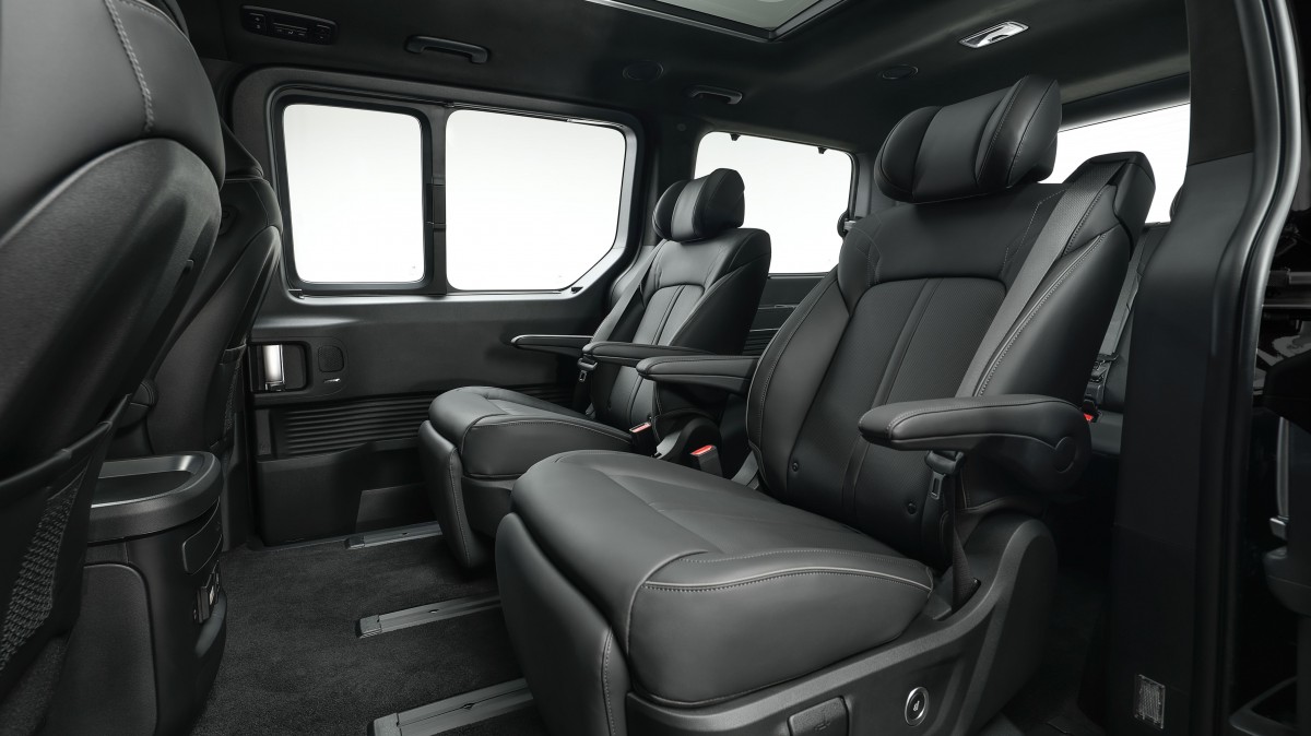 Hyundai Staria Electric - a spaceship van for the family
