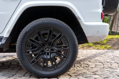 Some distinct features on the side.