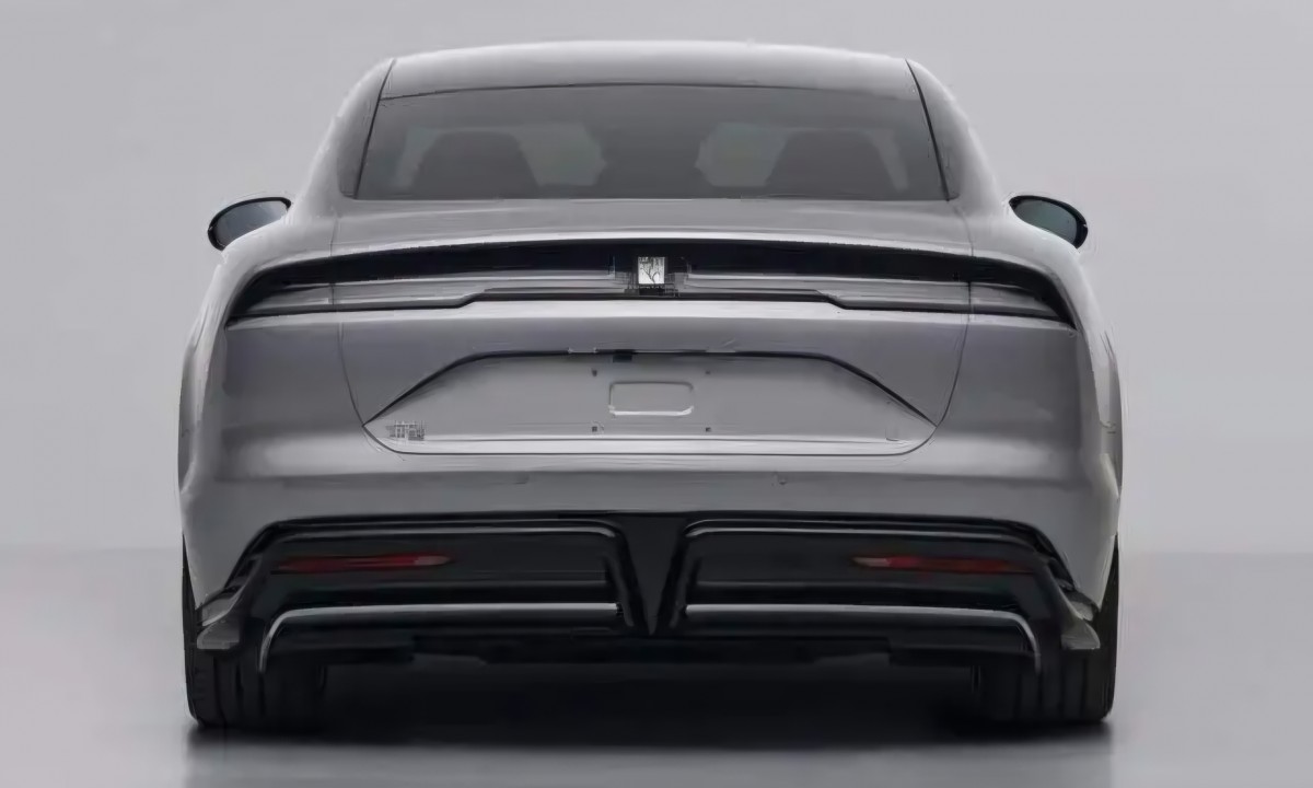 Refreshed BYD Yangwang U7 breaks the 1,000-kilometer range barrier