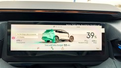 Lynk & Co 08 driver's display