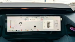 Lynk & Co 08 driver's display