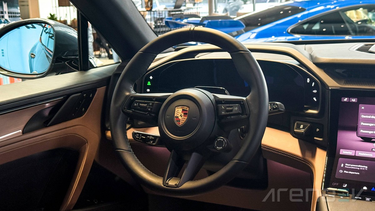 Porsche Cayenne Electric: interior, design and features review