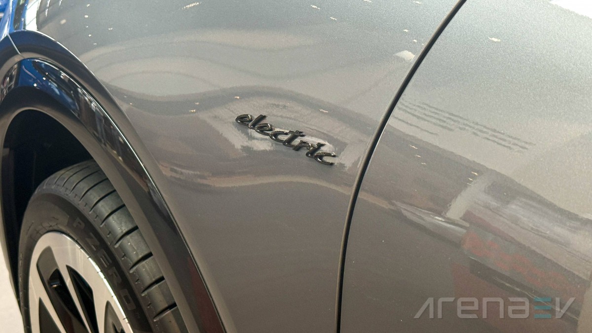 Porsche Cayenne Electric: interior, design and features review