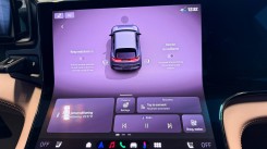 The two front screens are not that different