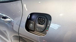 Side profile accents of the Cayenne Electric