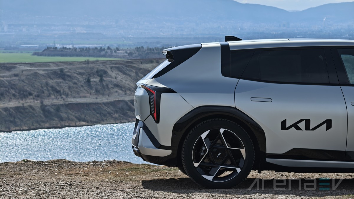 Kia EV4 hatchback Long Range review