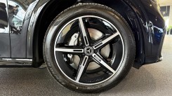 Mercedes GLC 400 side