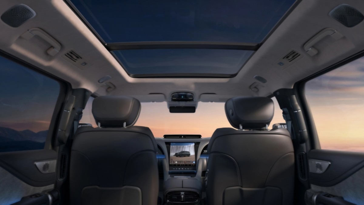 Interior of the 2026 Yangwang U8 - source: BYD