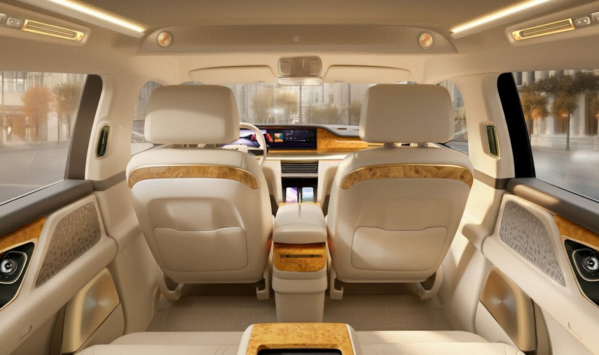 Lac Hong 800S interior - source: VinFast