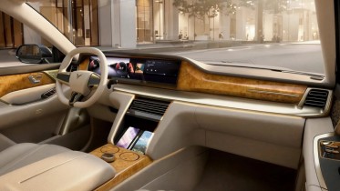 Lac Hong 900S interior - source: VinFast