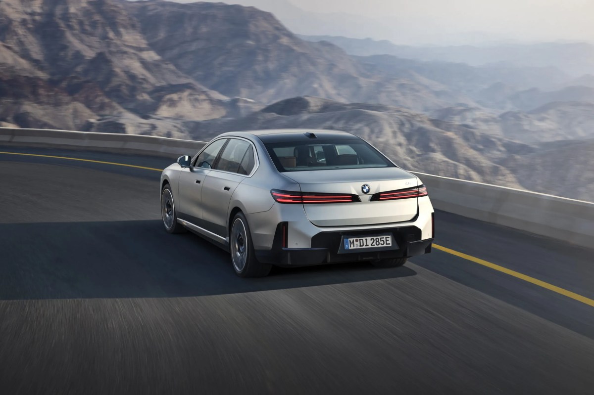 2027 BMW 7-Series gets a high-tech makeover