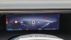 Steering wheel and instrument cluster