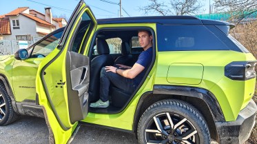 Jeep Compass e rear seat space