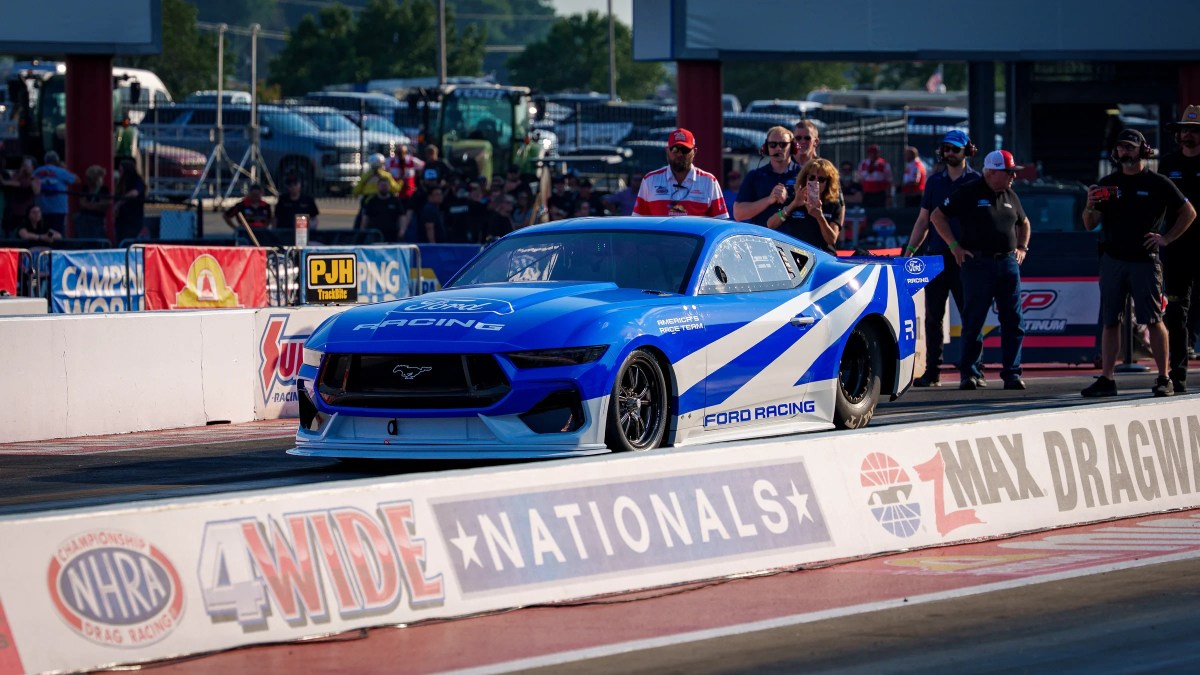 Ford Mustang Cobra Jet 2200 sets new electric speed record