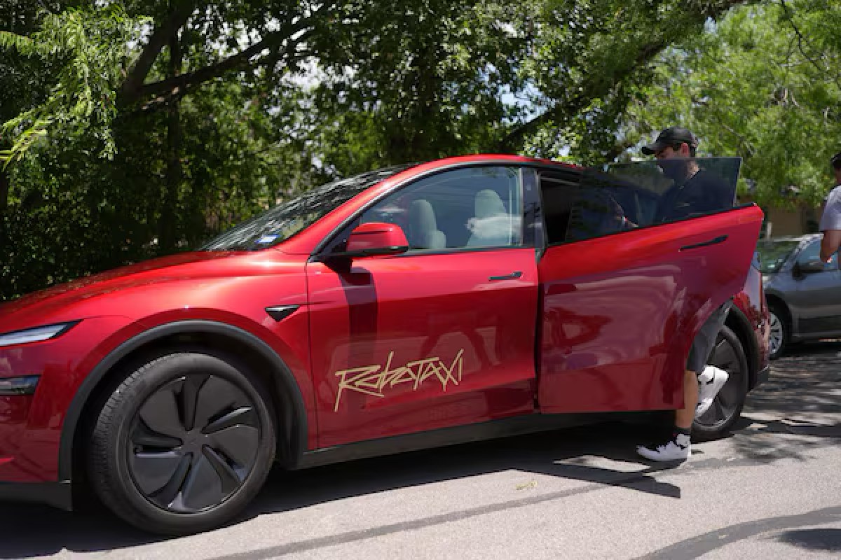 Tesla brings Robotaxi service to Houston and Dallas