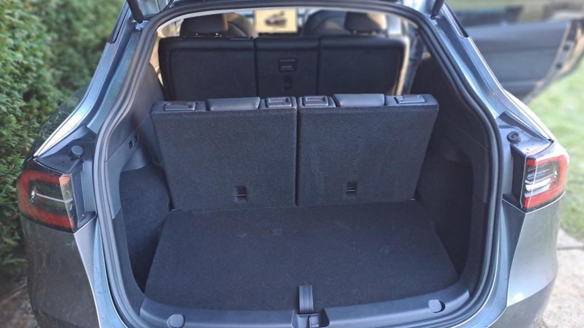 With all the seats up, there's still some room left in the trunk
