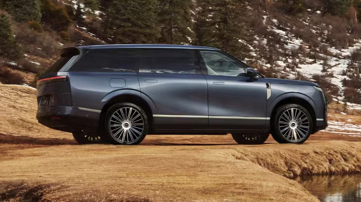 XPeng teases the new GX electric SUV