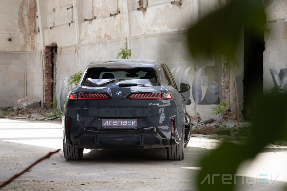 2026 BMW iX3 50 xDrive real life range test with 21-inch wheels and summer tires
