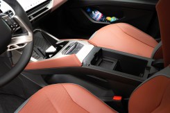 BMW iX3 center console