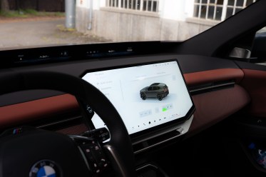 BMW iX3 displays