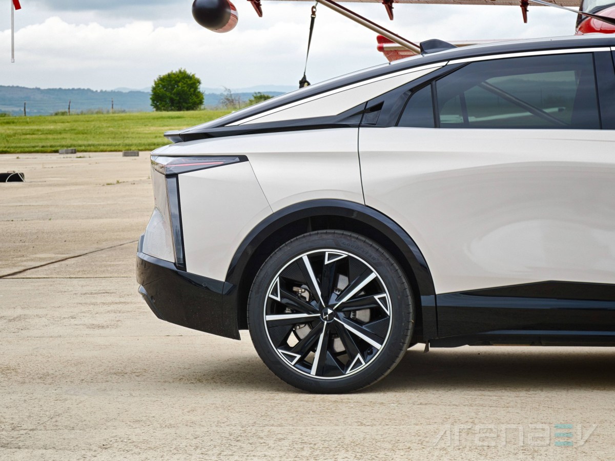 2026 DS Nº8 AWD review