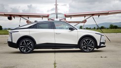 DS N°8 side profile