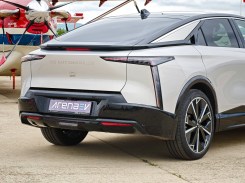 DS N°8 rear end