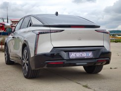 DS N°8 rear end