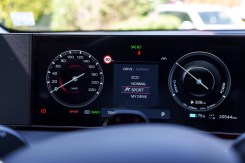 Hyundai Ioniq 9 Performance gauge cluster display