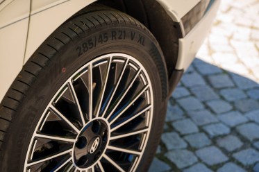Hyundai Ioniq 9 Performance door handles and wheels