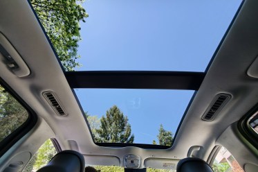 Hyundai Ioniq 9 Performance interior amenities
