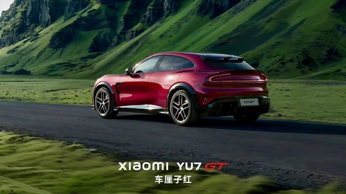 Xiaomi CEO personally delivers first YU7 GT vehicles to buyers in China