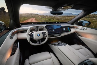 BMW iX5