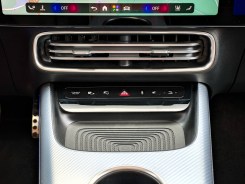 Mercedes GLB center console