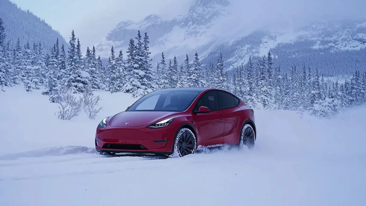 Quebec drivers launch lawsuit against Tesla over ice-cold heat pumps