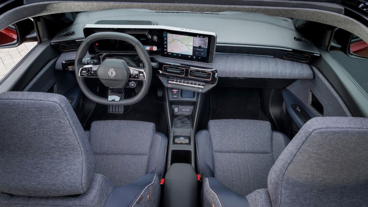 Renault adds a folding fabric roof to the 4 E-Tech electric crossover