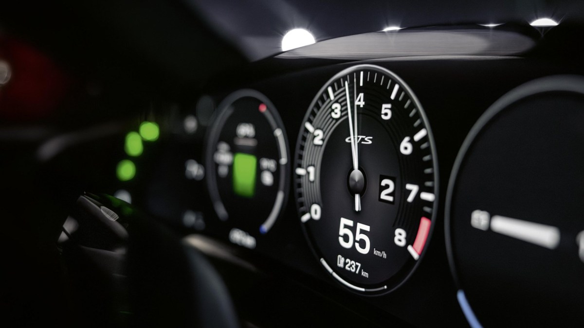 Simulated gear shifting arrives in the 2027 Porsche Taycan