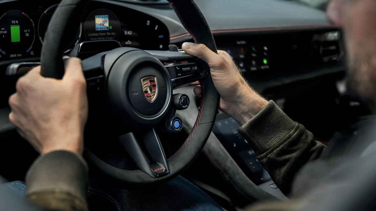 Simulated gear shifting arrives in the 2027 Porsche Taycan